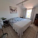 Maison De Famille A 2 Kms De La