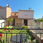 Maison De Famille A 2 Kms De La