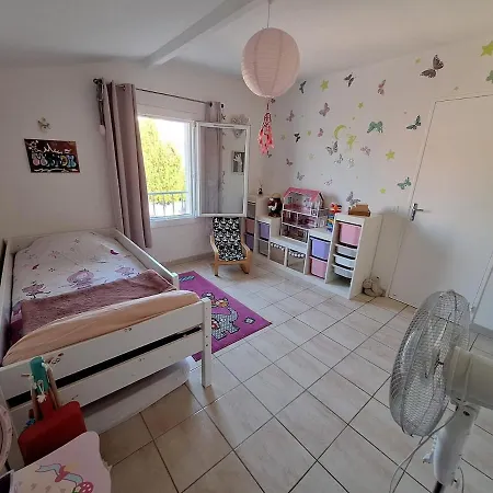 Maison De Famille A 2 Kms De La *