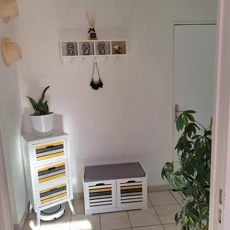 Maison De Famille A 2 Kms De La *